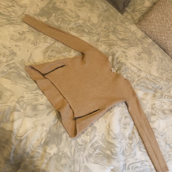 BAR III tan sweater with zipper detail size m - Picture 3 of 7